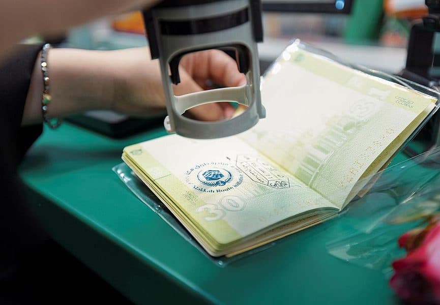 تجديد جواز السفر عبر أبشر.. «الجوازات» تكشف الشروط والضوابط