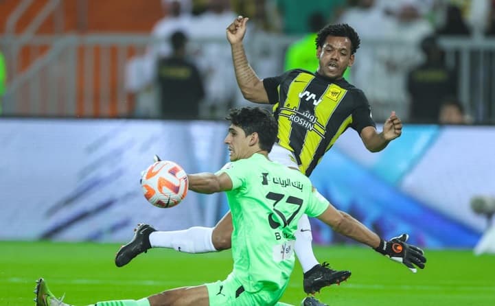الهلال والاتحاد - رومارينيو وياسين بونو