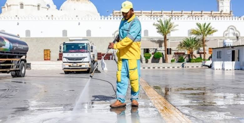 تطهير وتعقيم 7327 موقعاً بالمدينة المنورة تزامناً مع توافد ضيوف الرحمن