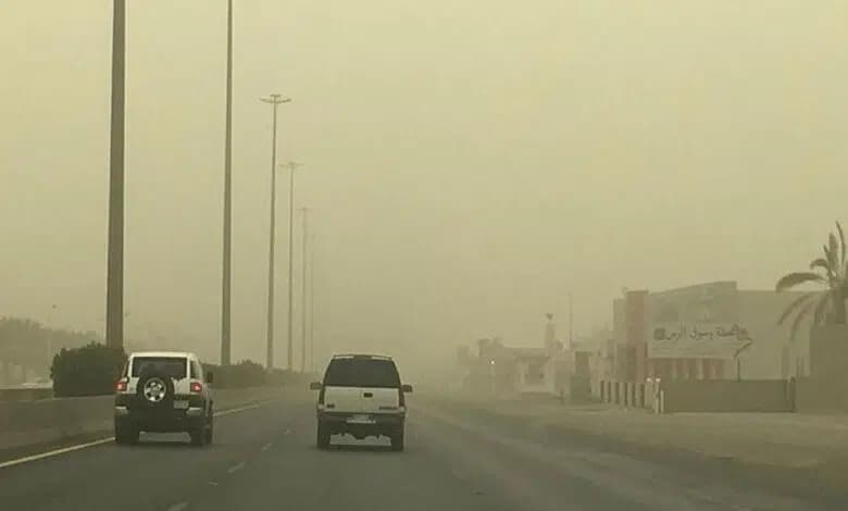 حالة الطقس في المملكة.. رياح مثيرة للأتربة وأمطار رعدية على عدة مناطق