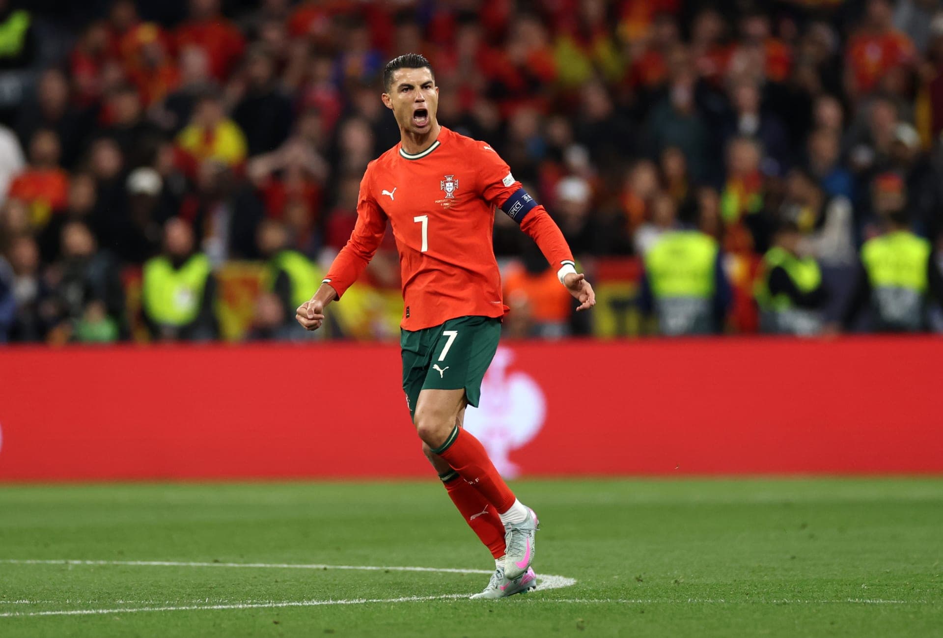 رونالدو يغادر معسكر المنتخب البرتغالي