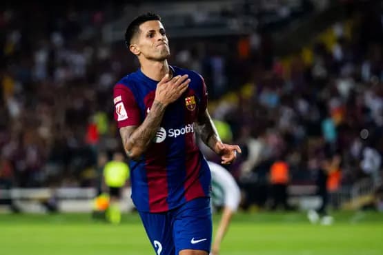 رتوش تفصل كانسيلو عن الانضمام لبرشلونة