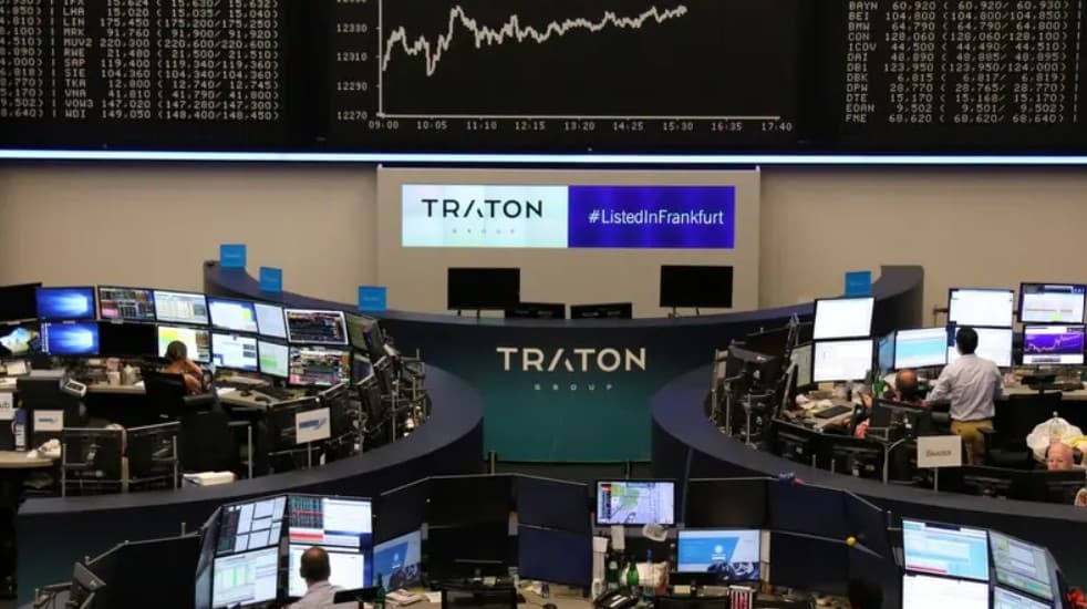 مكاسب لأسهم أوروبا رغم الحذر.. المستثمرون يراقبون مسار الأوضاع في الشرق الأوسط