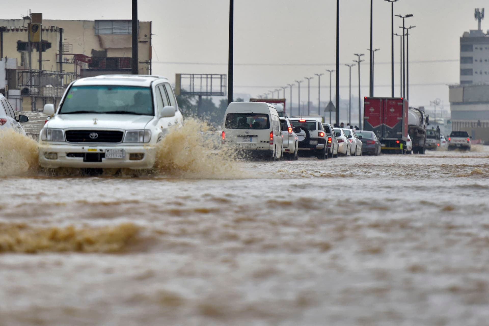 ظاهرة «النينيو».. توقعات بأمطار غزيرة وسيول في غرب المملكة خلال الخريف المقبل