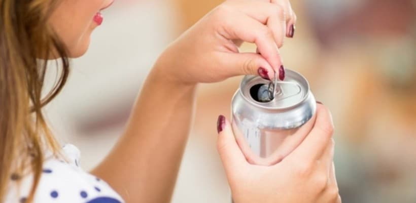 رغم خلوها من السكر.. تحذيرات طبية تكشف الوجه الخفي لمشروبات الدايت