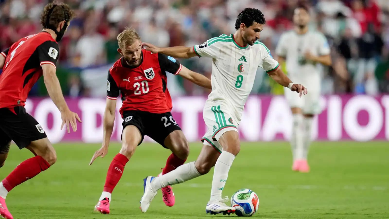 اتهامات التلاعب تلاحق مباراة الجزائر والنمسا.. والمدرب يرد بقوة