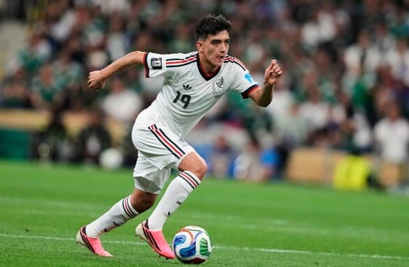 بينهم عرب.. لاعبون لم يتجاوزا السن القانونية للدول المضيفة لكأس العالم 2026