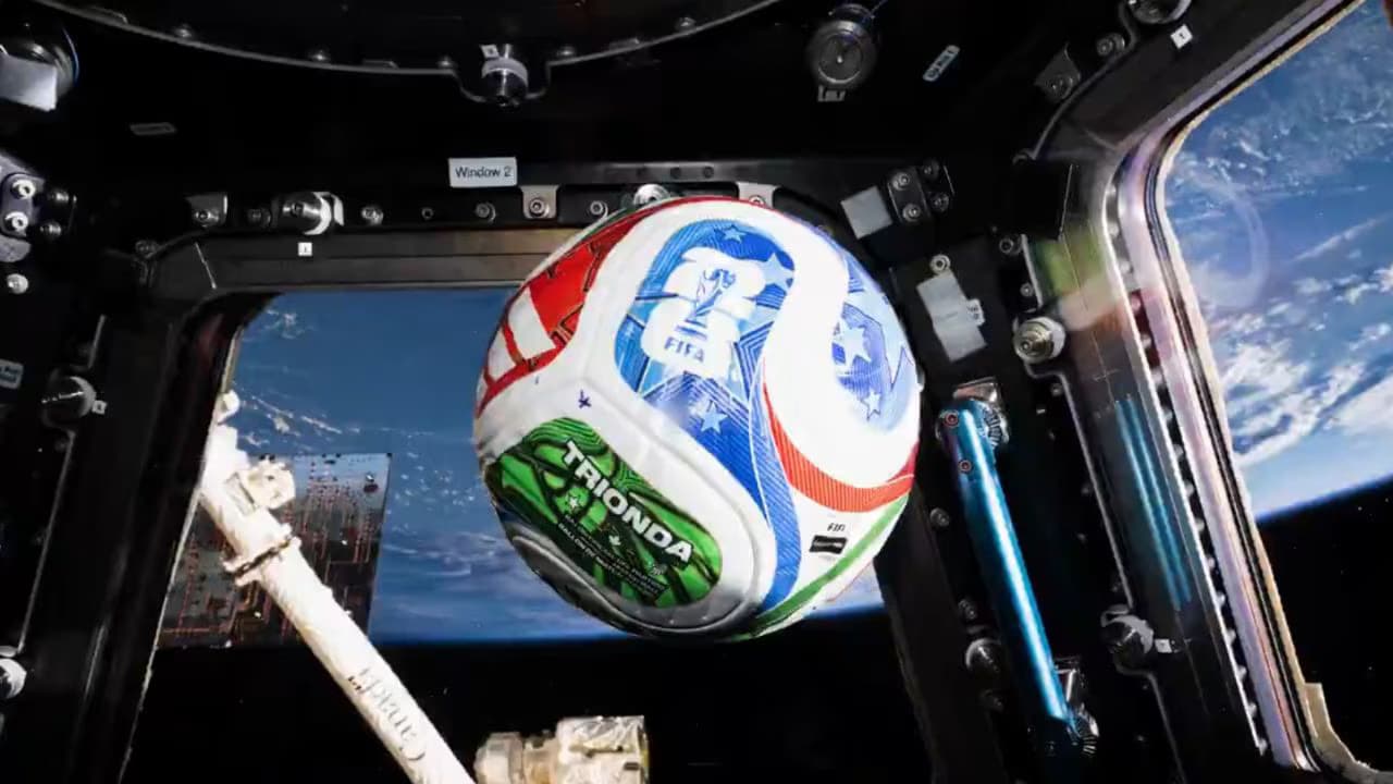 كرة كأس العالم 2026 تصل إلى الفضاء