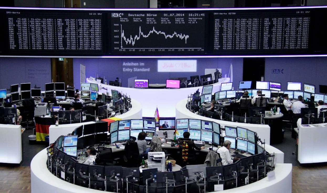 الأسهم الأوروبية تنهي يوليو على مكاسب.. أرباح الشركات تتفوق على التوترات