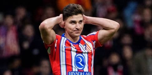 برشلونة يرفض الاستسلام في صفقة ألفاريز