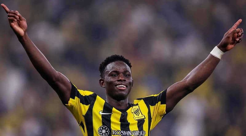 إصابة لاعب «الاتحاد» روجر فرنانديز بقطع في الرباط الصليبي