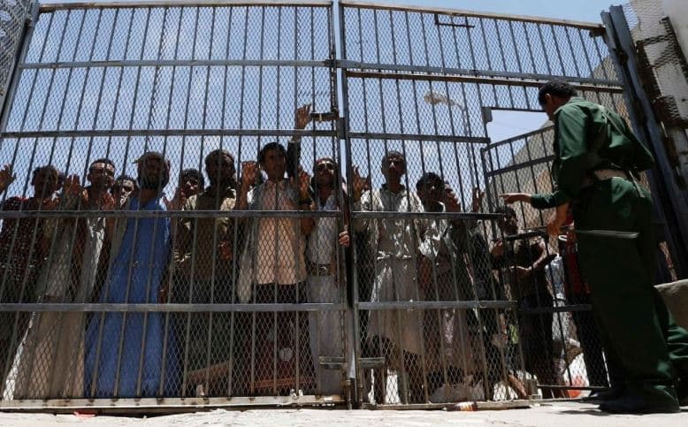 الهروب للأمام.. خطة الحوثي للتغطية على «الهزائم وغضب اليمنيين»