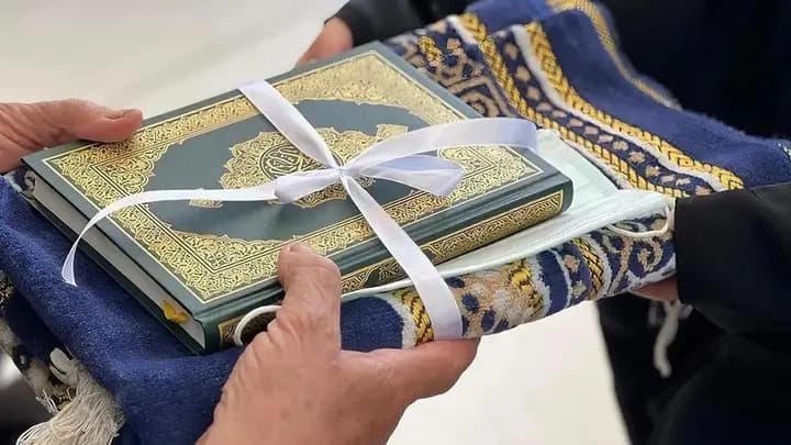 بـ 80 لغة.. توزيع 1.9 مليون مصحف على الحجاج المغادرين