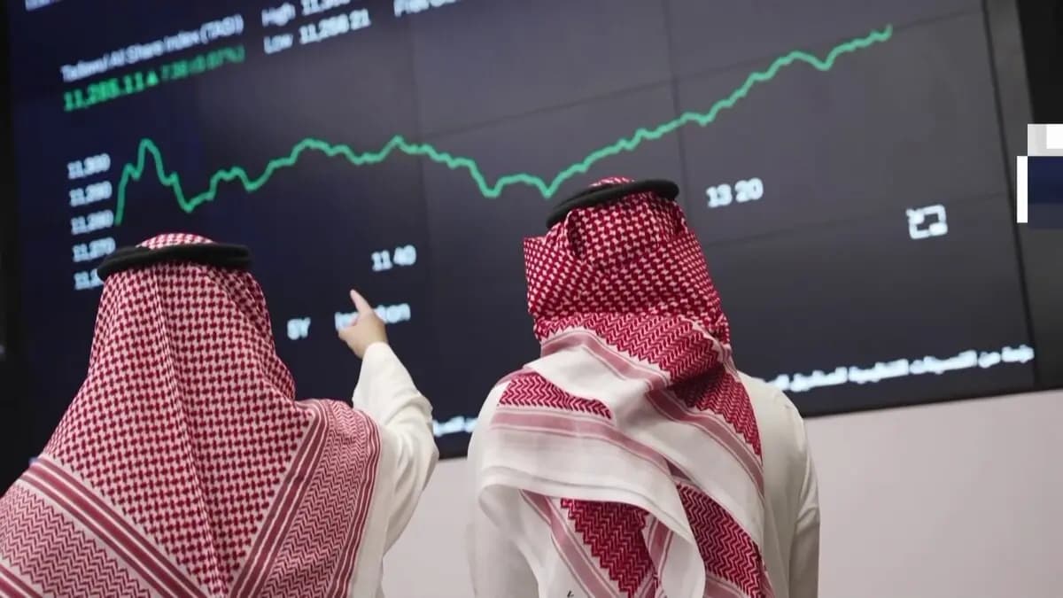 الأسهم الخليجية تتراجع وسط ترقب سياسي ومخاوف من رفع الفائدة