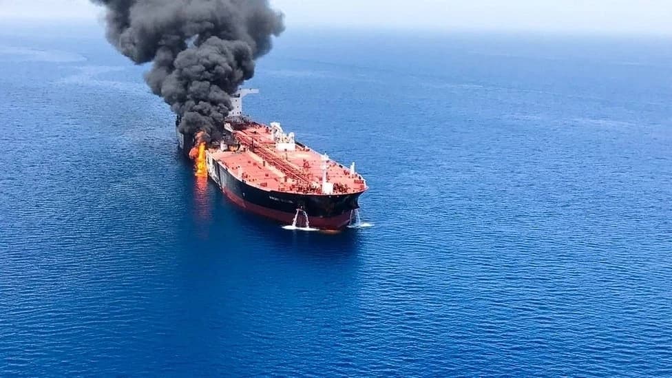 استهداف سفينة ترفع علم تايلاند في مضيق هرمز